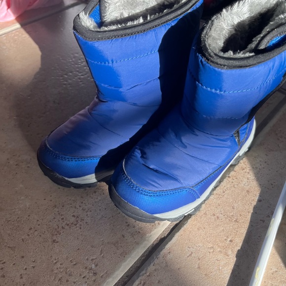 Kids' Vibrant Blue Snow Boots - Picture 5 of 5